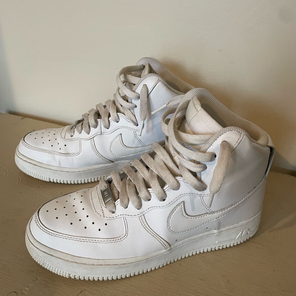 Women’s Nike Air Force 1 High size 8.5 shoes White